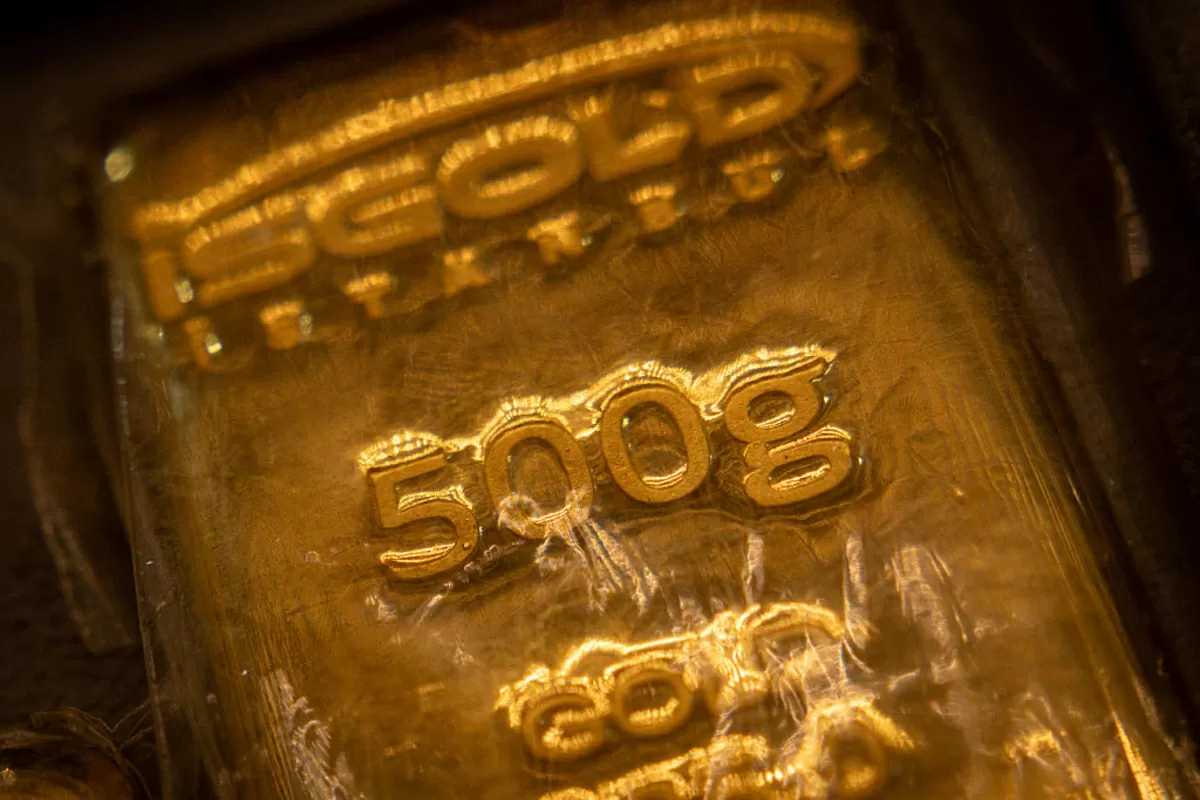 Gold meltdown takes shine off speculative rally