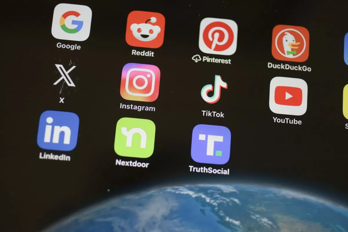 Crackdown on social media migrant adverts to begin, Home Office says