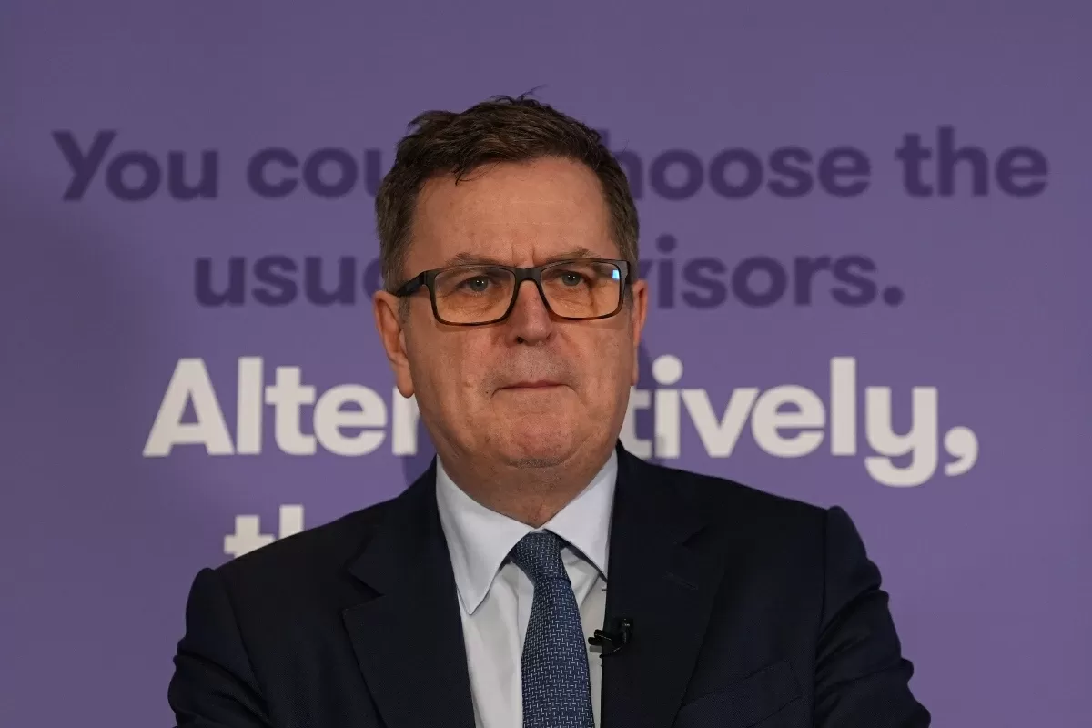 Tories pledge to cut ‘eyewatering’ interest on some student loans