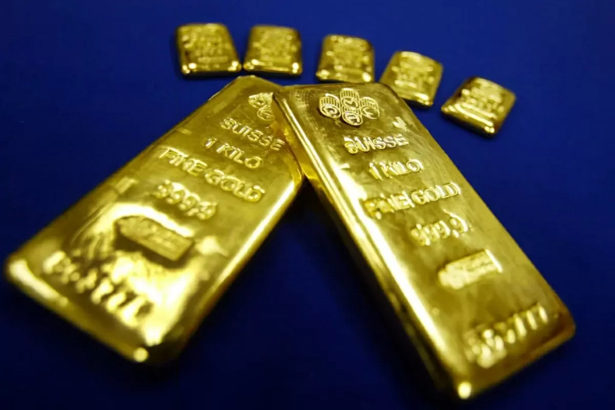 FTSE 100 hits fresh record after gold and silver rout