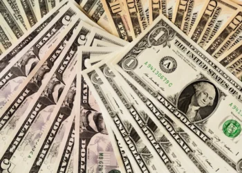 “Overcoming Financial Stress: Simplifying the World of Finanzas”