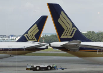Singapore Airlines passenger killed as flight hits severe turbulence