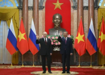 Russia, Vietnam pledge to strengthen ties as Putin visits Hanoi
