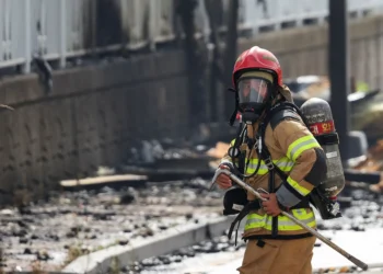 Firefighters recover ’20 bodies’ after S. Korea battery factory fire