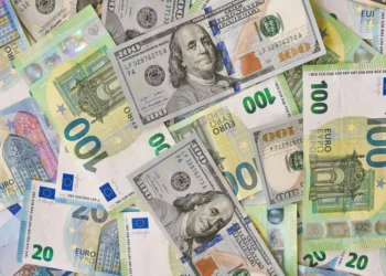 “The Essence of Economía: Resource Allocation and Management”