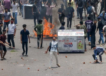 Bangladesh student protests death toll hits 16 amid police violence