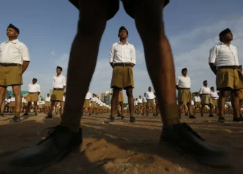 India’s Modi govt to allow officials join Hindu extremist group