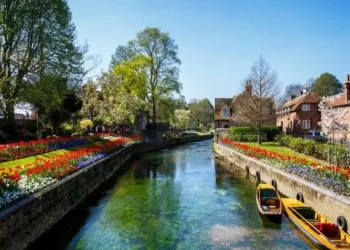 Episode 104 – From Stonehenge to Canterbury & Beyond with Tailored Tours