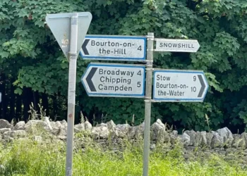 How to get around the Cotswolds [Driving, Public transport options, Tours]