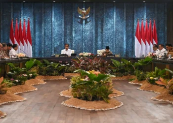 Indonesian president holds first Cabinet meeting in unfinished new capital