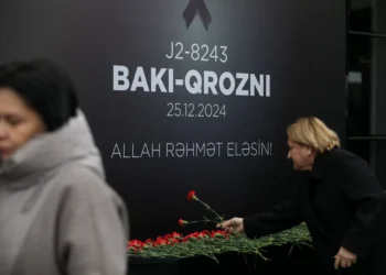 Azerbaijan mourns plane crash victims amid speculations over cause