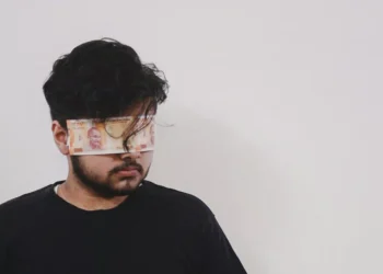 “Unveiling Economía: The Key to Understanding Our World”