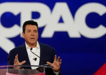 Exclusive — Papa John’s Founder John Schnatter: Trump Is ‘The Perfect Guy’ to Drain the Swamp
