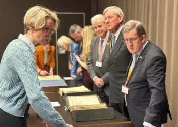 Parliamentary group receive warm welcome