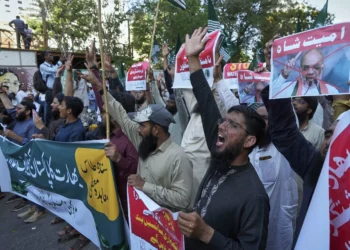 India, Pakistan exchange blows at border after deadly Kashmir attack