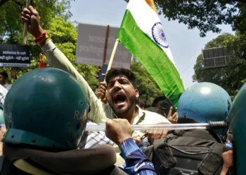 India, Pakistan revoke visas as tensions soar over Kashmir attack