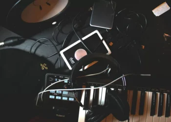 “The Unifying Power of Música: Connecting Cultures Through Sound”