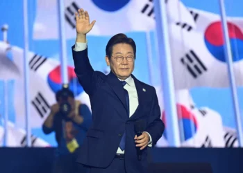 S. Korea presidential race in turmoil after court ruling, resignations