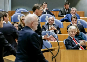 Dutch to vote on Oct 29 after coalition crisis brings down government