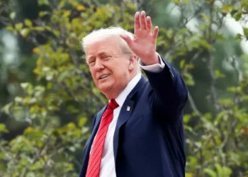 Trump Donates First Presidential Paycheck to White House Historical Association