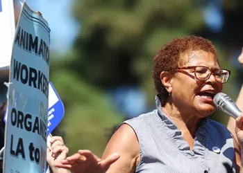 Bass on Trump Criticizing Her on Permits: He Doesn’t Know What He’s Talking About, But There Are ‘Problems All Over’