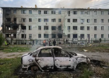 Trump asks Ukraine to forgo NATO, Crimea before Zelenskyy meeting