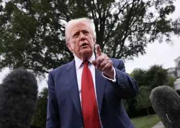 Trump Floats Tariff Revenue-Funded Rebate for Middle, Low-Income Earners