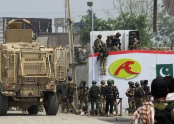 12 dead, including 6 security staff, in Pakistan suicide attack