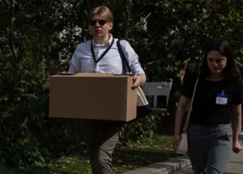 Nolte: 154,000 Bureaucrats Finally Exit Federal Payroll This Week