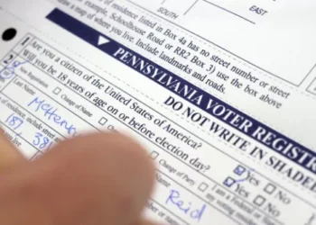 GOP Nets 12K Voter Registration Surge in Pennsylvania in One Week as Democratic Lead Shrinks Over Time