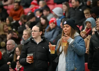 Drinking in stands hailed as success as more clubs join WSL pilot scheme