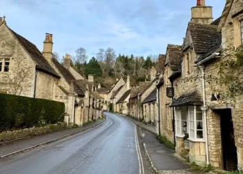 Do’s and Don’ts of Driving in the UK [What You Need To Know]