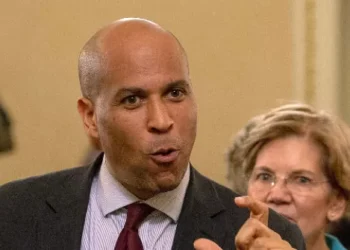 Democrat Lawmakers Booker, Warren Erupt After Paramount Wins Bid to Buy Warner Bros. Discovery