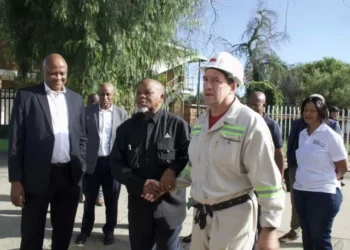 Gwede Mantashe To Descend Ekapa Minerals Shaft As Rescue Efforts Continue For Five Trapped Kimberley Miners