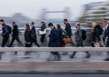 Job vacancies at lowest level since 2021 as London worst affected