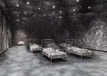 Chiharu Shiota and Yin Xiuzhen at the Hayward Gallery