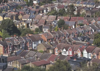 £9bn in housing funds sit idle in council accounts